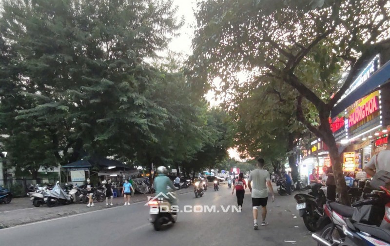 Nhà Lương Đình Của - Phương Mai: 37m2 4ph ngủ, MT rộng, 2 thoáng trước sau, ngõ thông, sổ đỏ vuông A4, giá vô cùng hợp lý!
